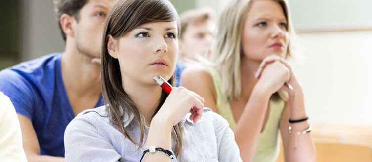 Duales Studium Wirtschaftsrecht – Stellen & Gehalt