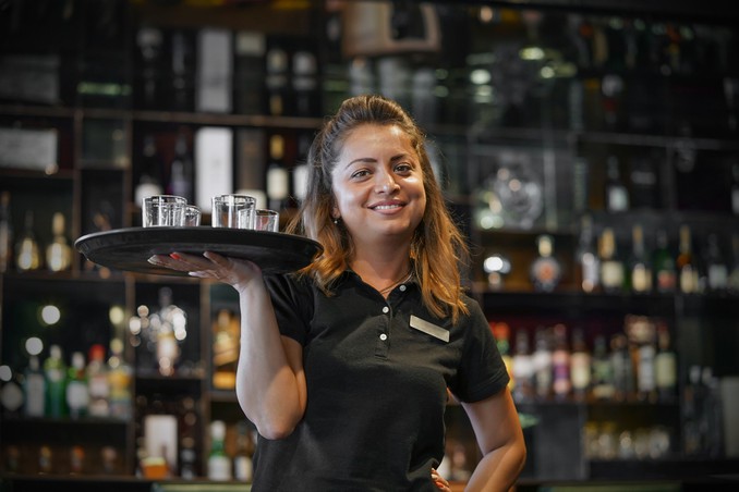 Ausbildung Hotelfachmann/Hotelfachfrau: Gehalt/Stellen