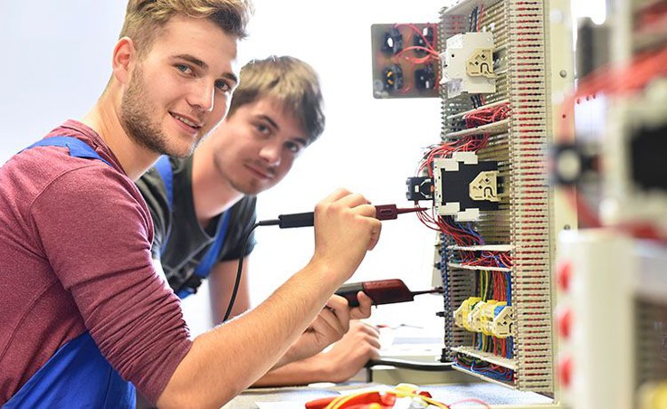 Ausbildung Elektroniker In Betriebstechnik Gehalt Stellen