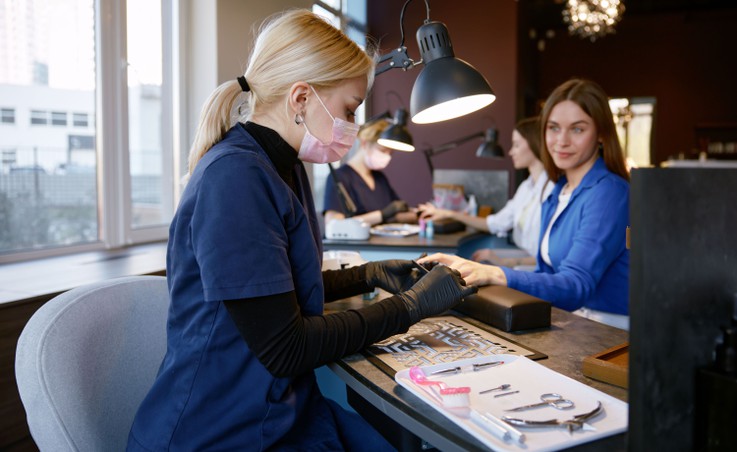 Welchen Abschluss Braucht Man Für Kosmetikerin