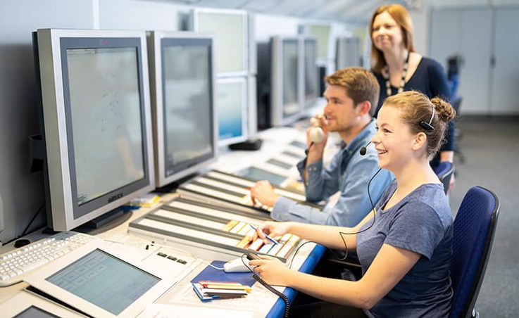 Wie Lange Dauert Die Ausbildung Zum Fluglotsen Fluglotse Ausbildung: Infos & freie Plätze