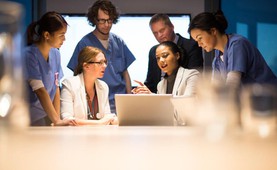 Duales Studium Gesundheitsmanagement: Stellen & Gehalt